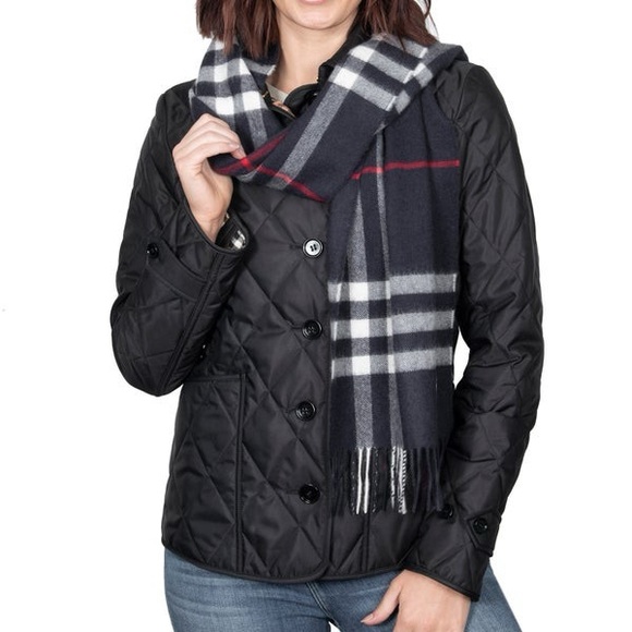 NWT Burberry Check Cashmere Scarf - Picture 2 of 10